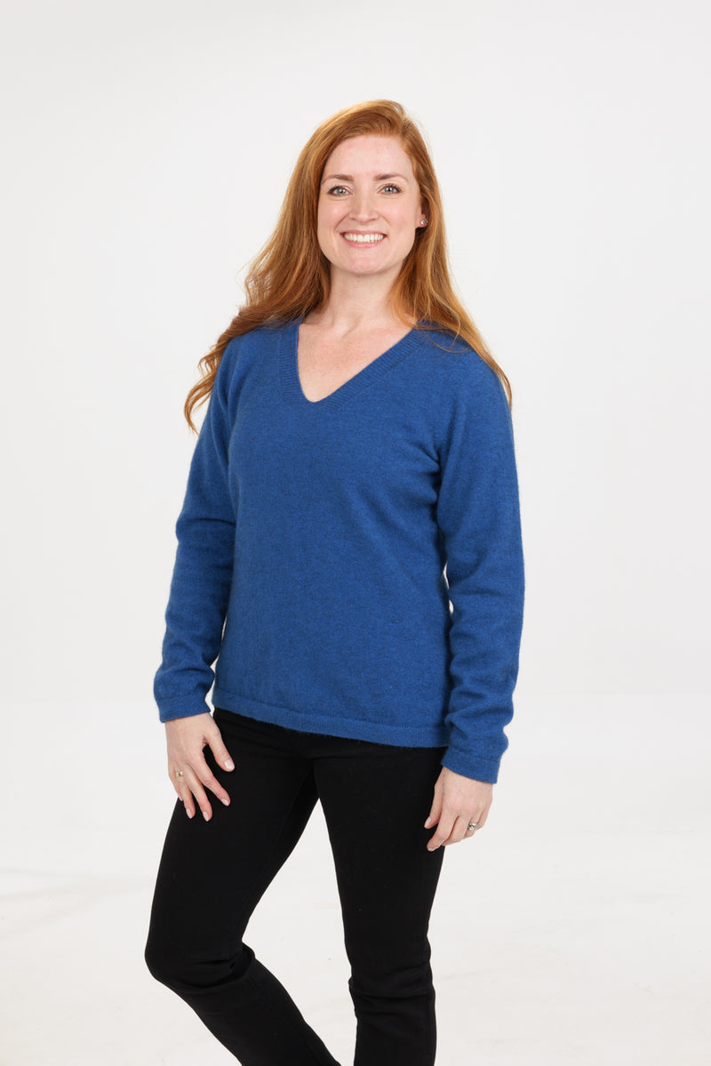 POSSUM & MERINO WOMEN'S V NECK SWEATER NB396