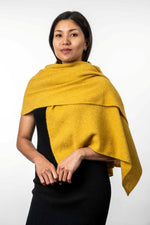 P0SSUM & MERINO WRAP - LIGHT WEIGHT MOSS STITCH KO518