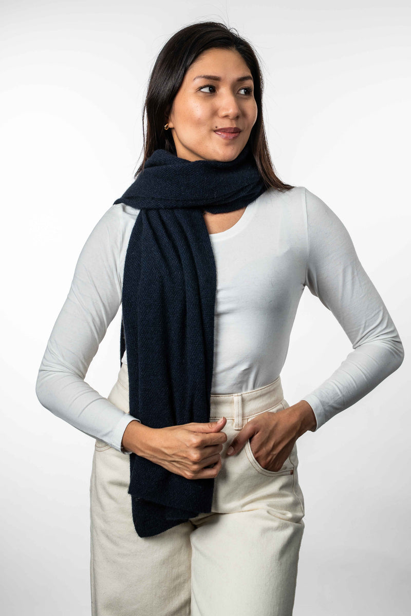 P0SSUM & MERINO WRAP - LIGHT WEIGHT MOSS STITCH KO518