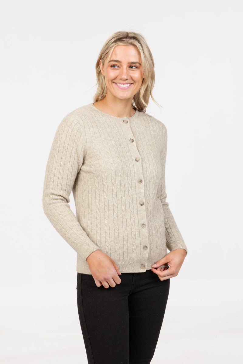 POSSUM & MERINO WOMEN’S CABLE CLASSIC CARDIGAN NB886